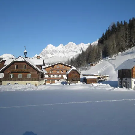 Ahlhof Çiftlik konaklama